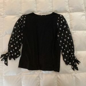 CeCe Black and White Embroidered Flower Puff-Sleeve Knit Top
